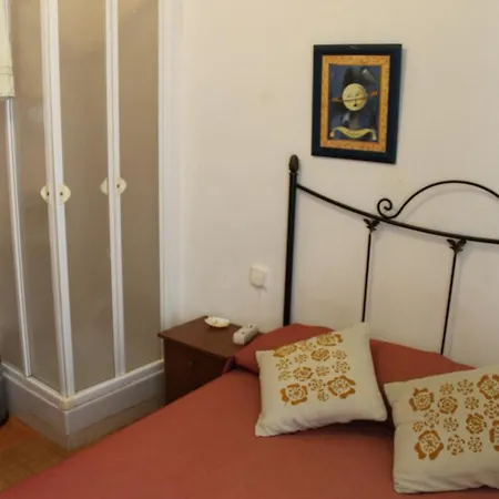 Hostal Graciela Madrid Room photo